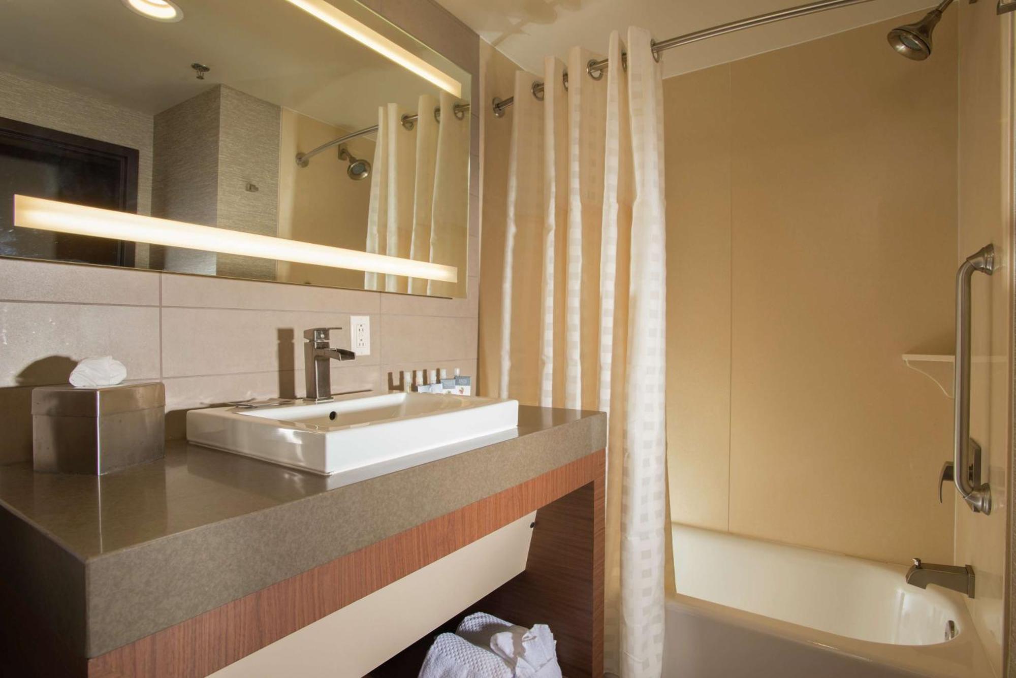 The Broadway Columbia - A Doubletree By Hilton Hotel מראה חיצוני תמונה